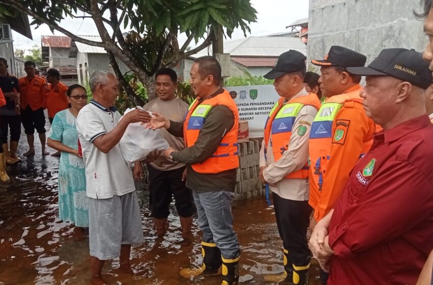  Bupati Sukamara Tinjau Korban Banjir di Tiga Kecamatan