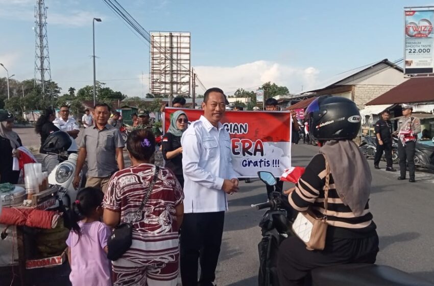  Ratusan Bendera Merah Putih ke Masyarakat  