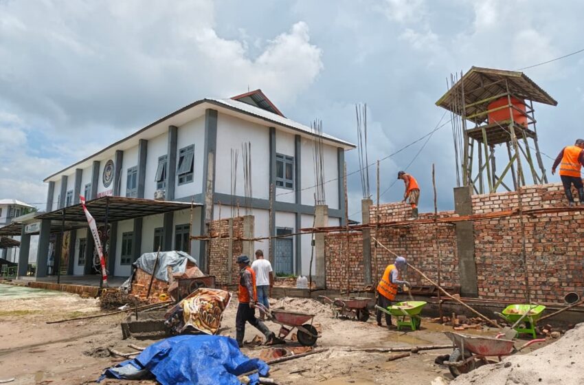 Pembangunan Tembok Keliling Lapas Sukamara Saat Ini Capai 63,99 Persen